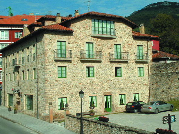 Hotel Villa de Cabrales Arenas De Cabrales Esterno foto